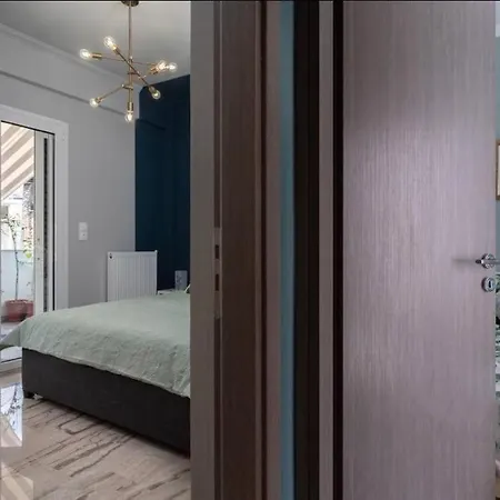 Daire Artistic In Vibrant Gazi With Large Terrace By Ghh Atina