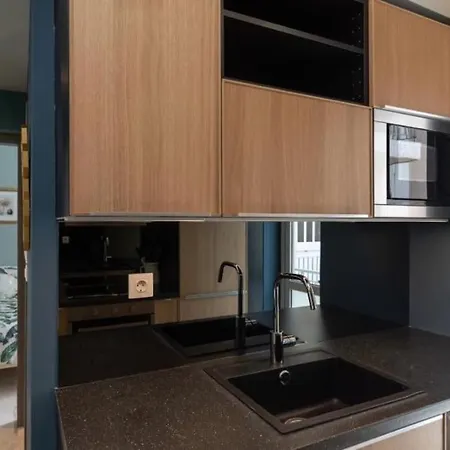 Appartement Artistic In Vibrant Gazi With Large Terrace By Ghh